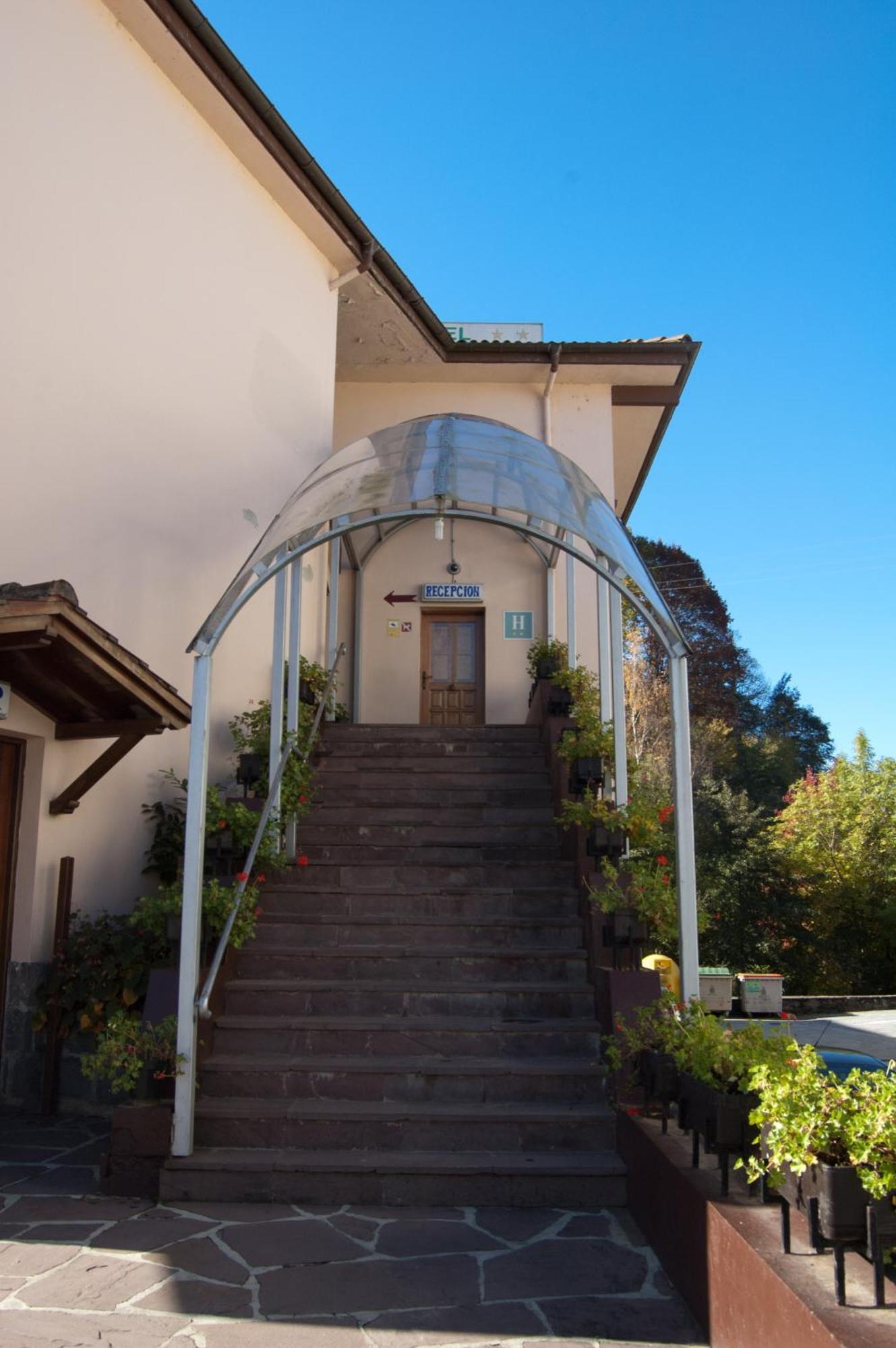 Hotel Urgain Oronoz-Mugaire ภายนอก รูปภาพ