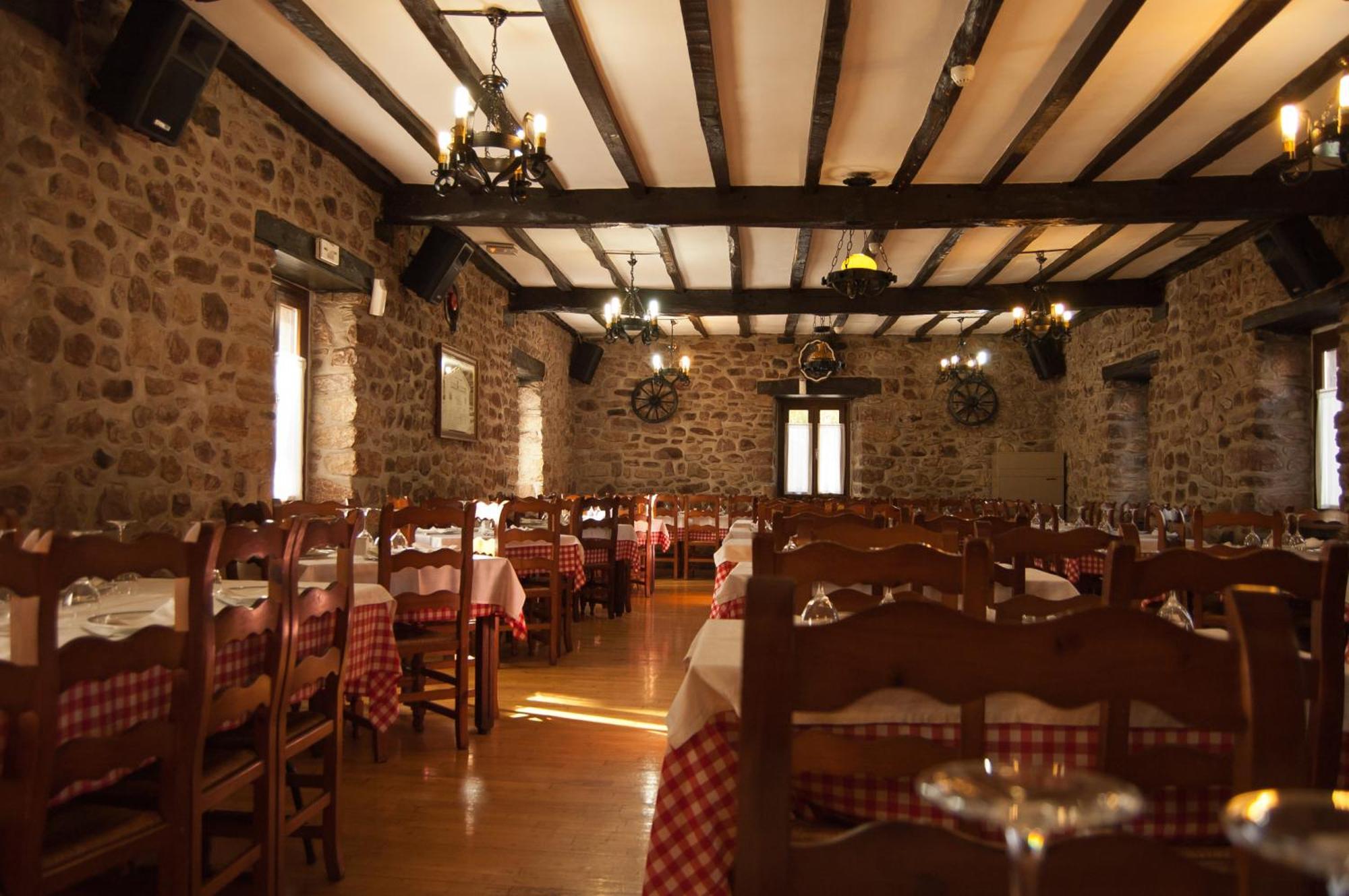Hotel Urgain Oronoz-Mugaire ภายนอก รูปภาพ