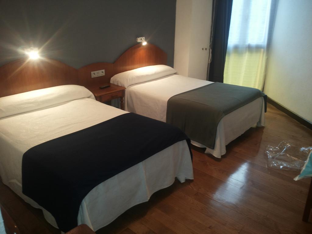 Hotel Urgain Oronoz-Mugaire ภายนอก รูปภาพ