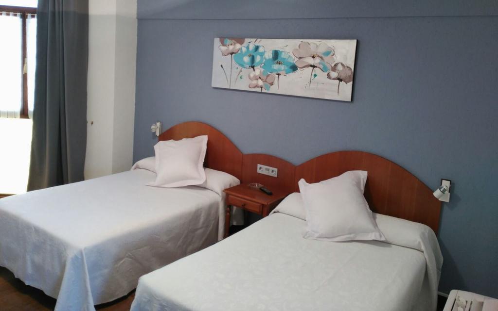 Hotel Urgain Oronoz-Mugaire ภายนอก รูปภาพ