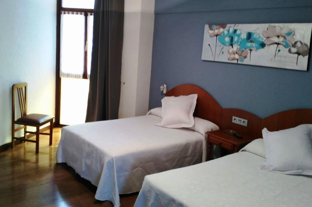 Hotel Urgain Oronoz-Mugaire ภายนอก รูปภาพ